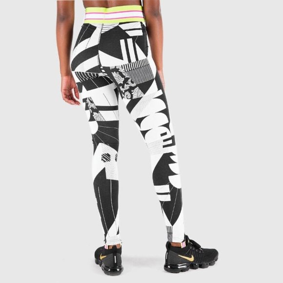 NWT Nike black white abstract Leg-A-See leggings foot  strap xs - Picture 2 of 15